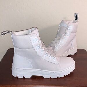 DR MARTENS SIZE 8 AIR WARE POLY COMBS WHITE SUPER CUTE BOOTS